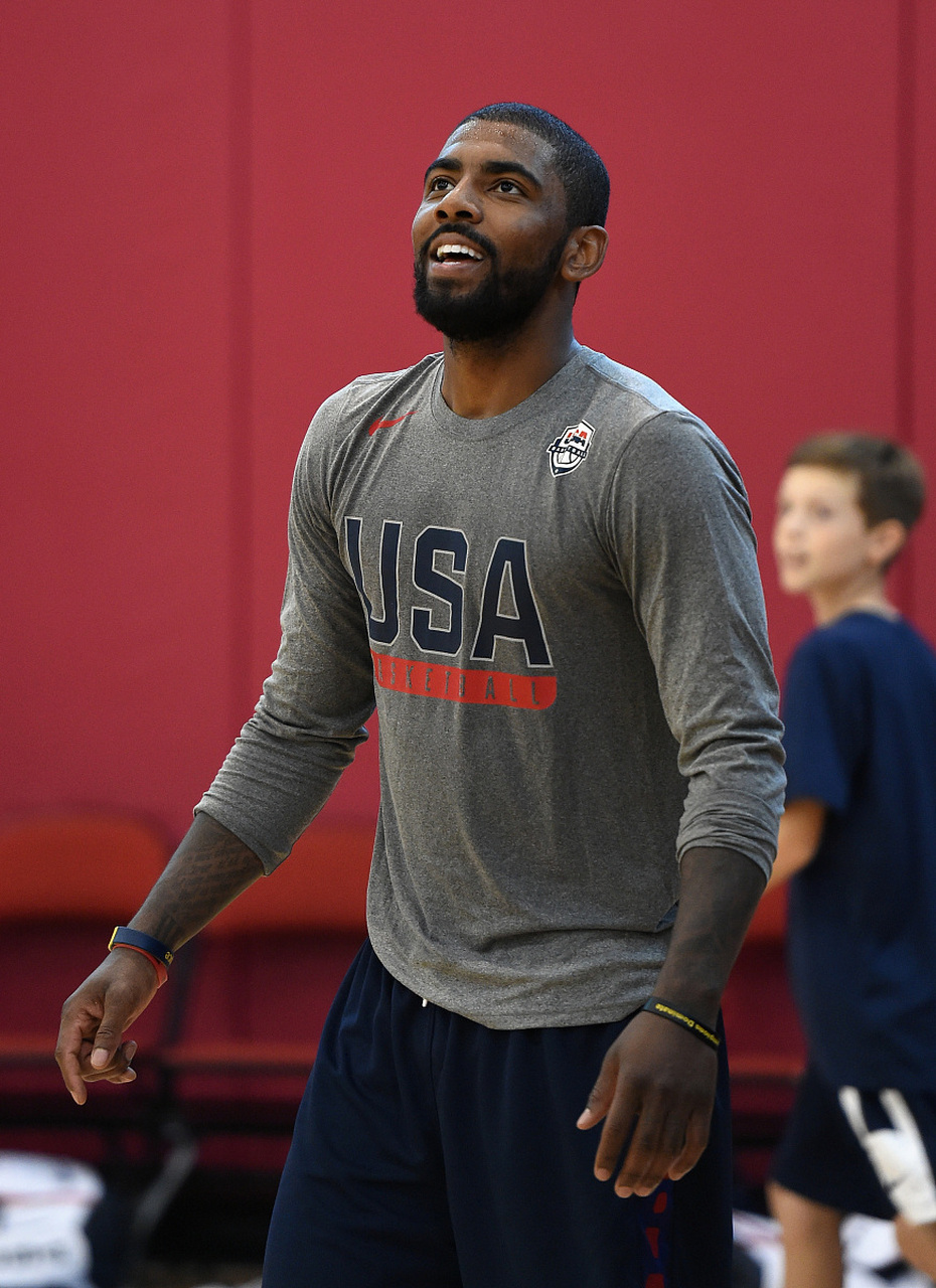 着举足轻重 着举足轻重